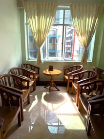Grand Laurel Hotel - Image 3