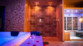 LE LOFT A BULLES (85m2 Jacuzzi Hammam Billiard Bar Douche Sauna) - Image 2