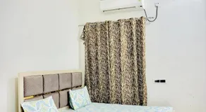 Mahindra hotel & reasturent - Image 4