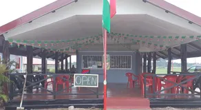 Rumanija's Airport Rooms - Image 3