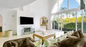 Villa Jacqueline in San Roque - Image 2