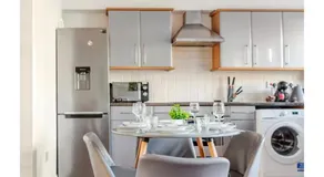 Beautiful View Apartment Near Canary Wharf - Image 2