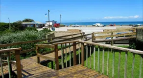 Kelly's Beachfront Apartments - Image 4