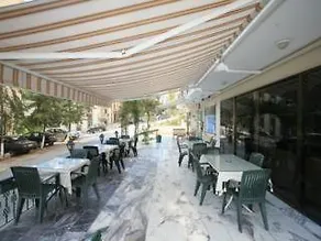 Saturn Hotel - Image 5