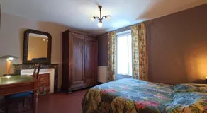 Escapade touristique: gîte avec 2 chambres, TV et cuisine équipée à Bazoches-les-Gallerandes - Image 2