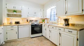 3BR Home Near Louisville | King Suite Fenced Yard - Image 3