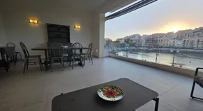 Luxury Waterfront 3BR Apartment with Large Terrace - Image 4