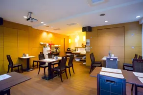 Orient Luxury Villa Motel - Image 5