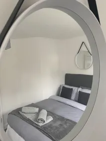 Doncaster Furnished House For Short Lets - Image 3
