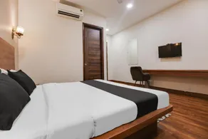 Townhouse Grand Fortune - Image 2