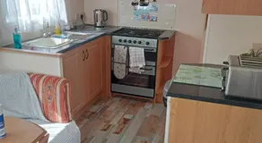 24 Headwards Caravan Retreat, Hemsby - Image 2