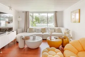 Fairyland Getaway- at Central Coast with XXXL hot Jacuzzi - Perpetual above 35C & Fun - Round pool table and Slide bunk bed - Image 2