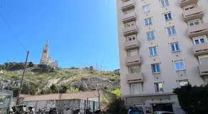 Endoume Notre Dame de la Garde T2 avec PARKING - Image 4