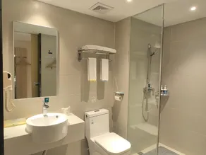 City Comfort Inn Huanggang Qichun Exhibition Center - Image 4