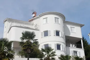 Apartment with pool and garage 100m from the sea in Villa Calista - Image 2