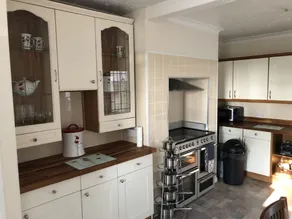 3 Bed House - Sleeps 6 - Parking - Garden - WIfi - Image 3