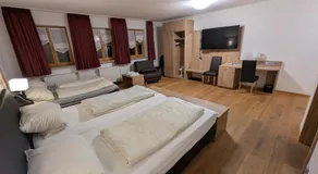 Hotel Gasthof Zum Löwen - Image 2