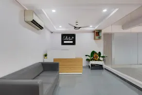 Super OYO Collection O Dr. NTR University Of Health Sciences Formerly Hotel V Elite - Image 3