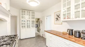 Host & Stay - Combpyne - Image 5