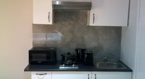 Newly Built Modern Studio House with Parking - Image 4