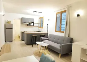 Practical 38m² Home for Families or Friends - Image 2