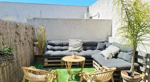 AppartCosy Emplacement Idéal avec Terrasse & Parking Privé - Image 4