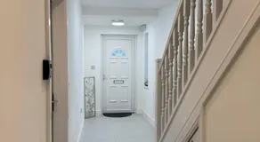 Near Heathrow - Studio - WiFi - Parking - Sleeps 2 - Image 3