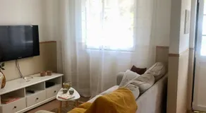 City Break-Quiet House with Private Patio - Image 2