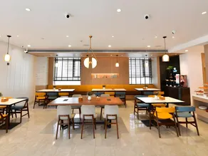 Hanting Premium Beijing Capital Airport New International Exhibition Center Hotel - Image 3