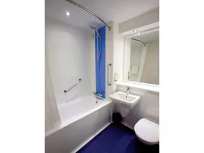 Travelodge Rugeley - Image 4