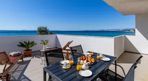 Villa Valamare -First Row to the Sea Restaurant - Family Atmosphere - Image 3