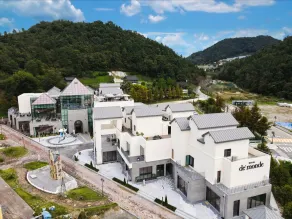 Hotel de’monde - Image 3