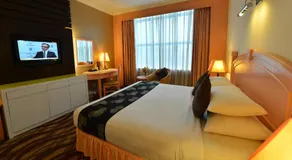 Emerald Puteri Hotel - Image 2
