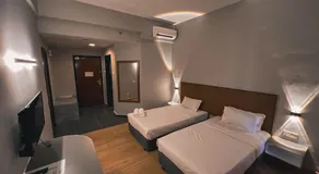 Garden View Hotel - Image 4