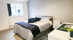 Flat 10 - Stylish 1-Bed Flat - Near Town Centre - Image 4