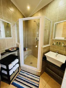Penthouse 42 at Ezulweni - Image 2