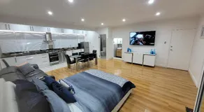 Luxury Resort Retreat with Pool, Tennis & Alfresco - Image 2