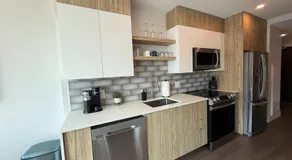 Downtown Bright & Vibrant 1 BR with huge patio - Image 3
