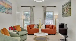 townhouse style two level apartment - Image 3