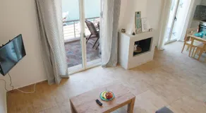 Xaradiotis House - A modern home away from home - Image 2