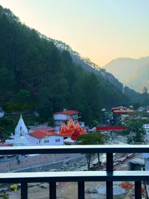 Kesari Hotel & Restaurant Near Kainchi Dham - Image 4