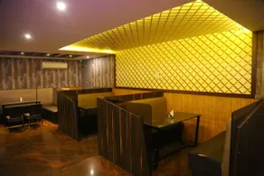 Hotel Grand International - Image 2
