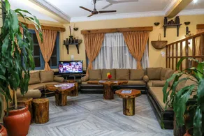 Hotel Silver Oaks Inn - Image 3