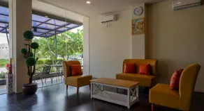 RedDoorz Plus near Solo Baru - Image 2