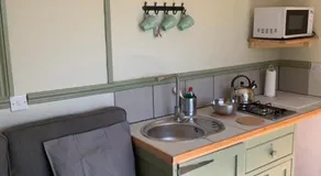Apple Tree Hut - Image 3