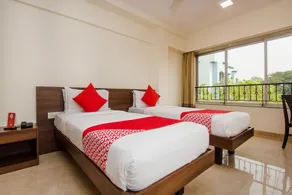 OYO Imperial Plus Near Western Express Highway Metro Station - Image 2