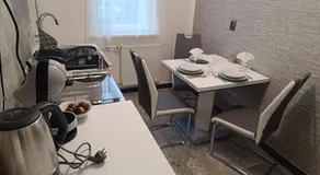 DebRentZen Station Apartman - business plus - Image 4