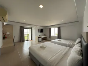 Regent Ngamwongwan Hotel - Image 2