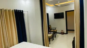 Hotel 11 - Image 2