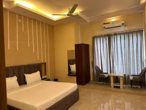 The Desi Rootz Hotel & Restaurant - Image 4